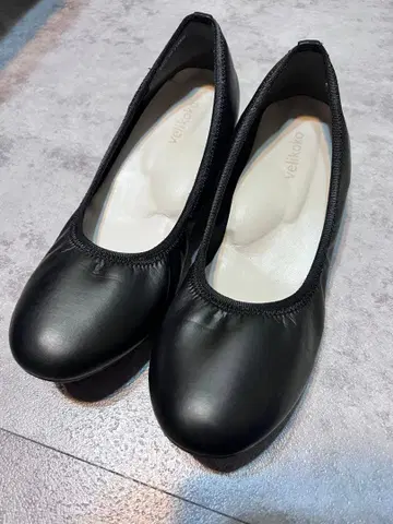 마루이 OIOI velikoko 와이드 펌프스 24.0cm