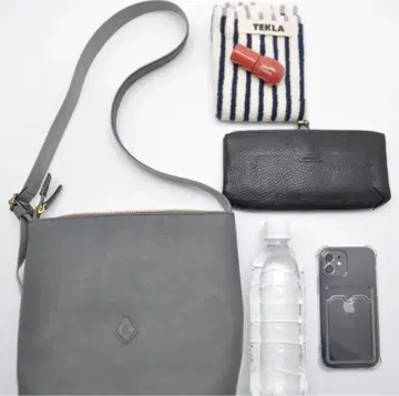 새상품 클레도란 가죽 숄더백 그레이