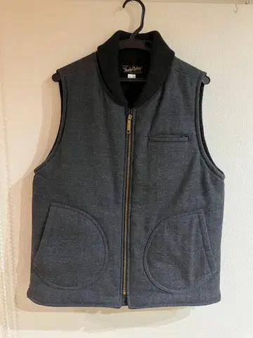 [ 새상품급 ] 트로피 클로징 다크 그레이 스톰 베스트 38