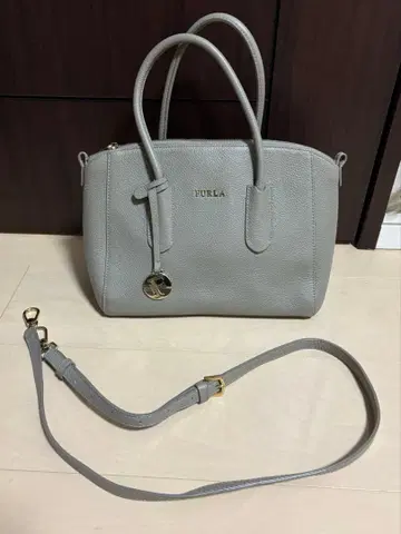 FURLA 그레이 핸드백