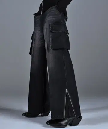 아들러 엑스트라 퀄리티 디포메이션 플레어 카고 팬츠