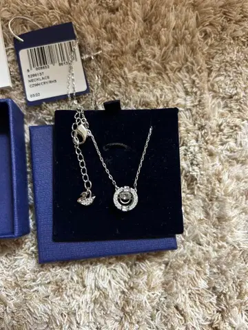 Swarovski 목걸이 원형 펜던트