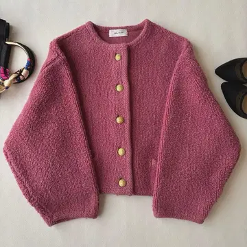 미라 오웬 파일 편직 숏 기장 금장 버튼 니트 자켓 핑크