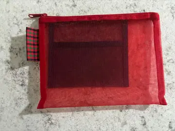 새상품급. 파미리아 빨간색 메쉬 지퍼 파우치