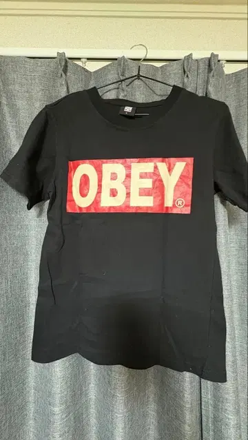 OBEY 로고 프린트 T셔츠 L 사이즈 블랙