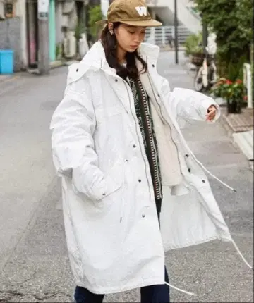 MONOMART 모즈 코트 피쉬테일 M65 화이트