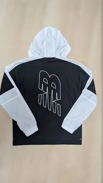 뉴발란스 나일론 자켓 블랙/화이트 사이즈 L