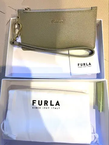 FURLA 그레이 천연 가죽 프래그먼트 케이스