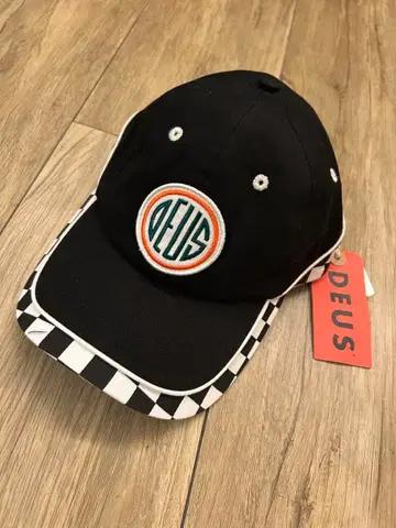 DEUS 블랙 캡 체커