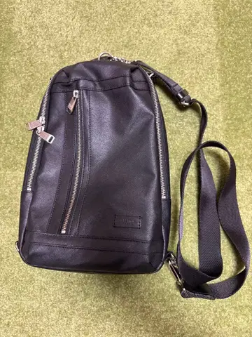 울티마 도쿄 블랙 바디백 (숄더백)