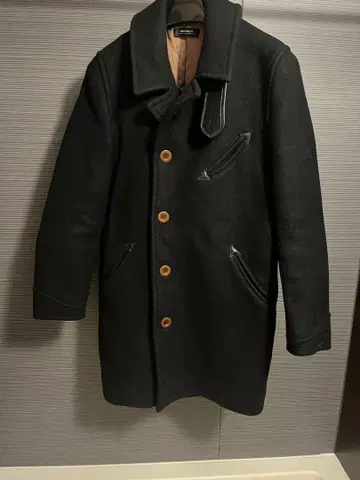 치바 유스케 착용 같은 형태 루드 갤러리 테즈 코트