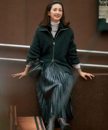 [택 포함] 23구 가죽 라이크 플리츠 스커트 그레이 36