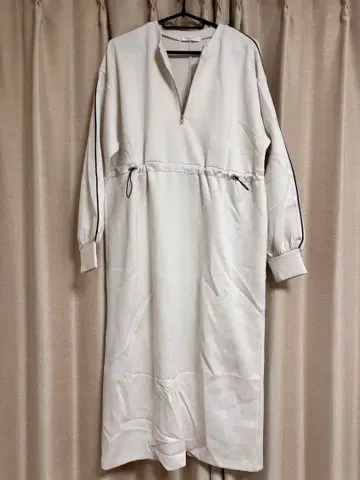 화이트 롱 원피스 지퍼 포함