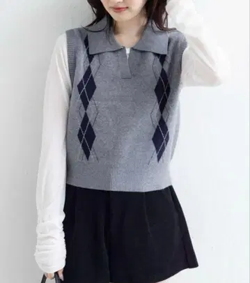 카스타네 카라 부착 아가일 니트 베스트