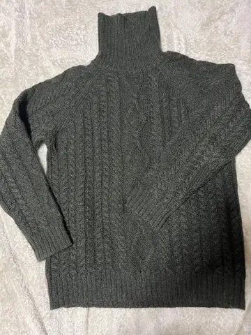 어반 리서치 케이블 터틀 니트