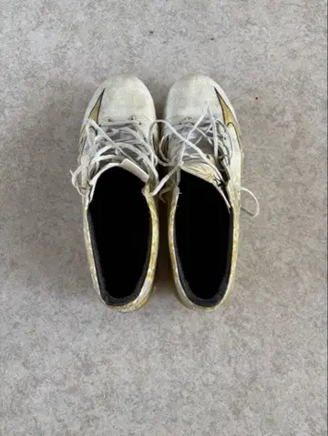 미즈노 알파 ELITE 화이트/골드