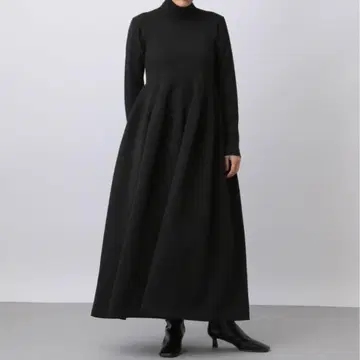 컨디션 최상 apart by 홀 가먼트 니트 원피스 블랙