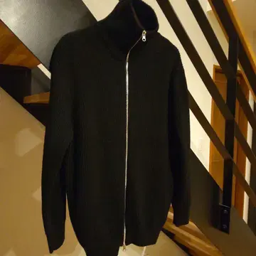 ZARA 하이넥 드라이버 니트