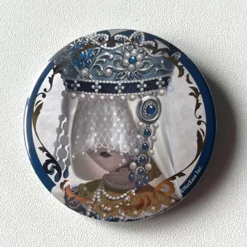 제5인격 곤충학자 설정화 UR 캔뱃지 소피아