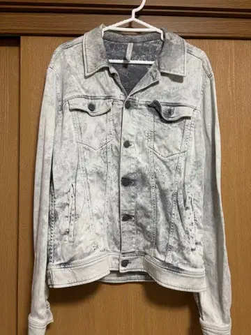 ZARA 화이트 데미지 가공 데님 자켓 [ 가격 인하 ]