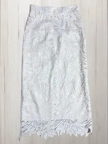 [ 새상품급 ] 레이스 타이트 스커트 화이트