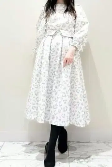 Maglie le cassetto 레오파드 무늬 셋업