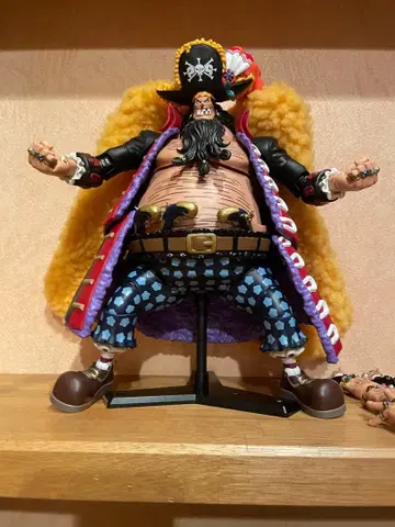 원피스 검은 수염 피규어