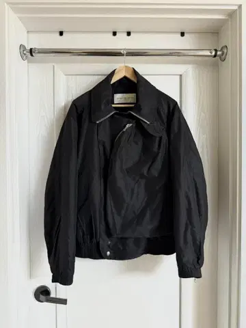 드리스 반 노튼 블랙 나일론 자켓