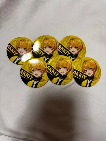 AMPTAK x COLORS 아키 2nd 비쥬 캔뱃지 묶음 판매