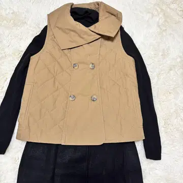 데니셰 퀼팅 베이지 베스트 더블 버튼