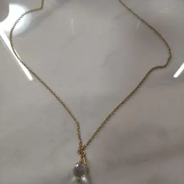 눈물형 크리스탈 펜던트 목걸이