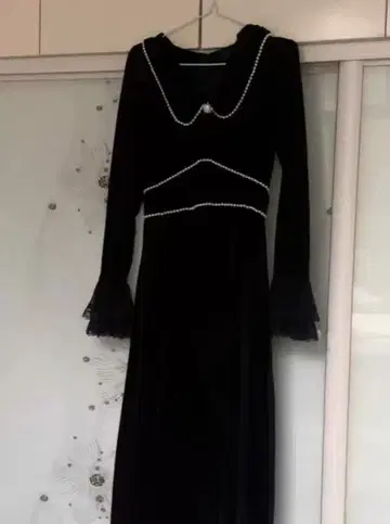 블랙 벨벳 긴팔 원피스