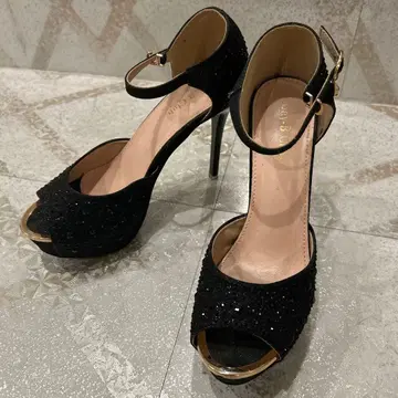 새상품급 캬바쿠라 샌들 힐