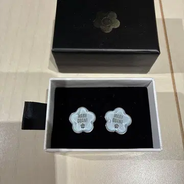 MARY QUANT 꽃 모양 귀걸이 스카이블루