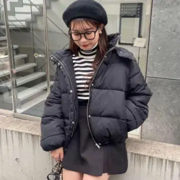 후드 부착 블랙 다운 자켓