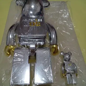 베어브릭 20th Anniversary Model 100% & 400%