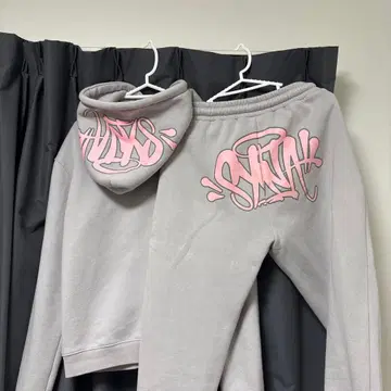 syna 월드 후드 부착 후드티 세트