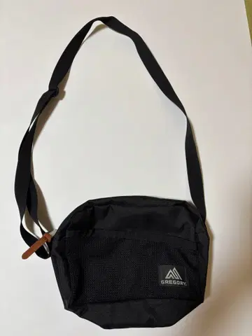 그레고리 숄더백