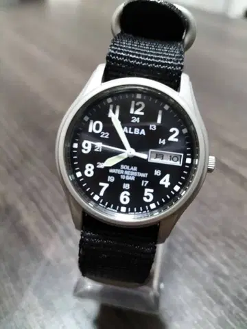 세이코 알바 솔라 손목시계 블랙 다이얼