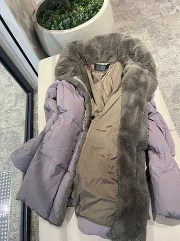 새상품급 다운 자켓 INED 그레이스 콘티넨탈 구스 다운