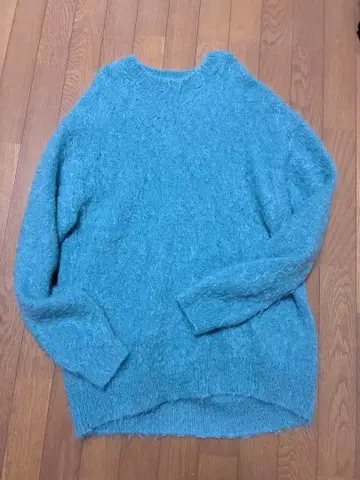 AURALEE 라이트 블루 스웨터 사이즈 4
