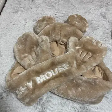 디즈니 미키마우스 귀 달린 퍼 모자 베이지