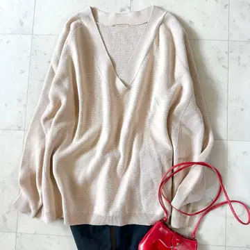 컨디션 최상 두지엠 클라세 V넥 미들 게이지 니트 루즈핏 코튼