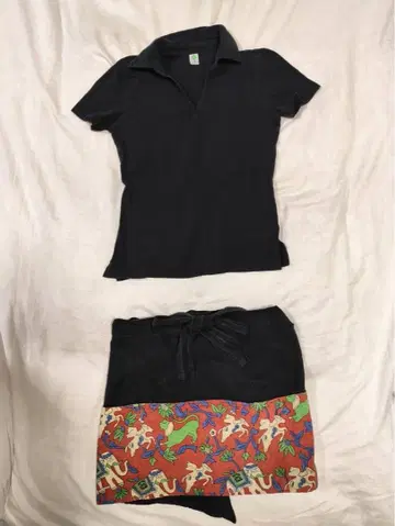 피케 셔츠와 스커트 세트