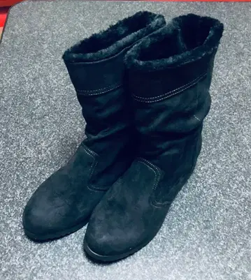 [ 새상품 미사용품 ] 부츠 숏부츠 퍼 부츠 어그 부츠 23.5