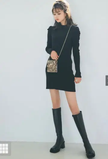 블랙 니트 원피스 긴팔 퍼프 슬리브