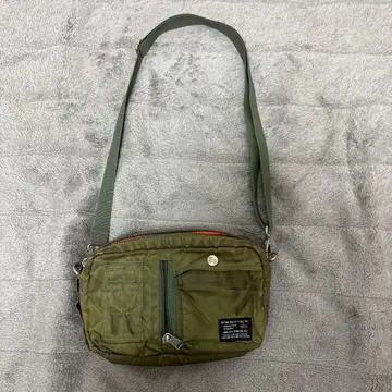 ALPHA INDUSTRIES 올리브 그린 숄더백