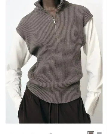 ZARA 베스트 포함 티셔츠 모카