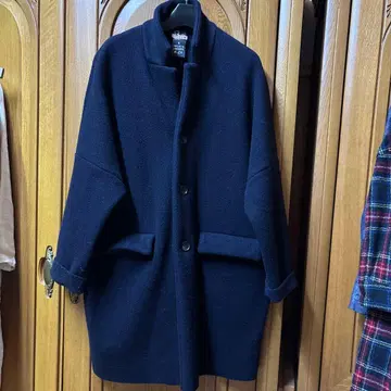 M.C. 네이비 체스터 코트