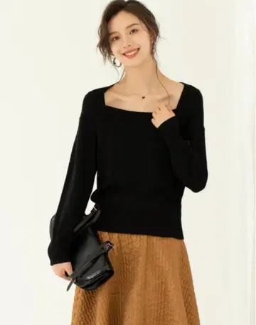 택 포함! 데콜테가 예쁘게 보이는 스퀘어넥 니트 풀오버 블랙 L 사이즈